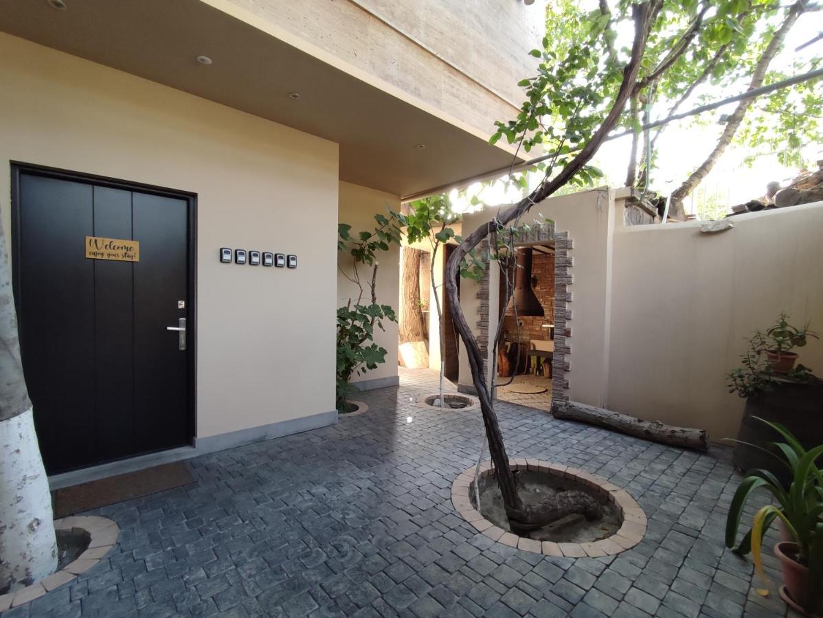 Hotelise I Blue-Poppy Apartment เยเรวาน ภายนอก รูปภาพ