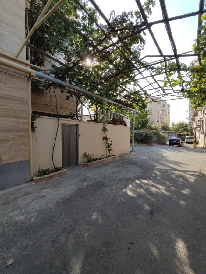 Hotelise I Blue-Poppy Apartment เยเรวาน ภายนอก รูปภาพ